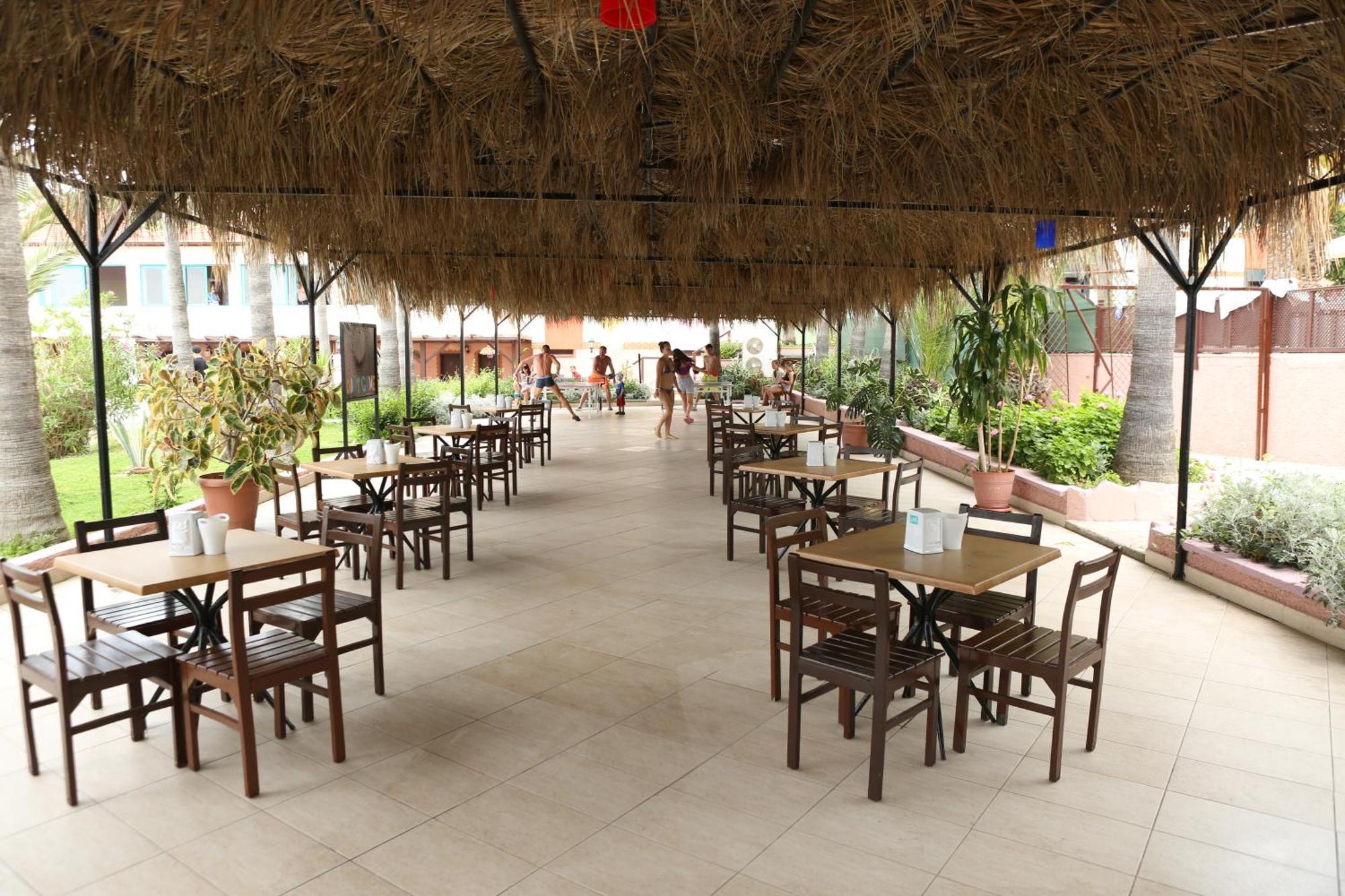 Club Tropical Beach Hotel Toslak Екстер'єр фото