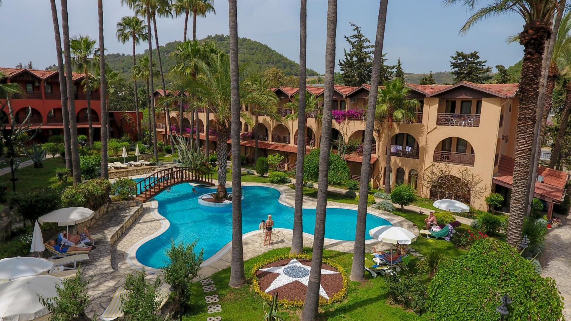 Club Tropical Beach Hotel Toslak Екстер'єр фото
